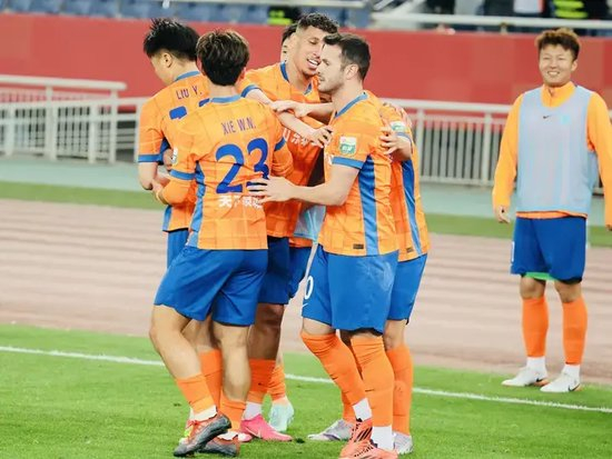 瓦科帽子戏法 泰山4-2逆转浙江 终结四轮不胜 瓦科帽子戏法 泰山4-2逆转浙江 终结四轮不胜