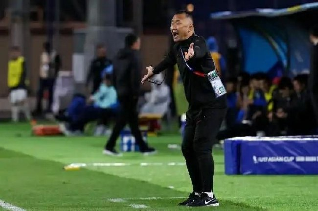 国字号教练洗牌:上村健一留任渺茫 久尔杰维奇接手国青在即 国字号教练洗牌:上村健一留任渺茫 久尔杰维奇接手国青在即
