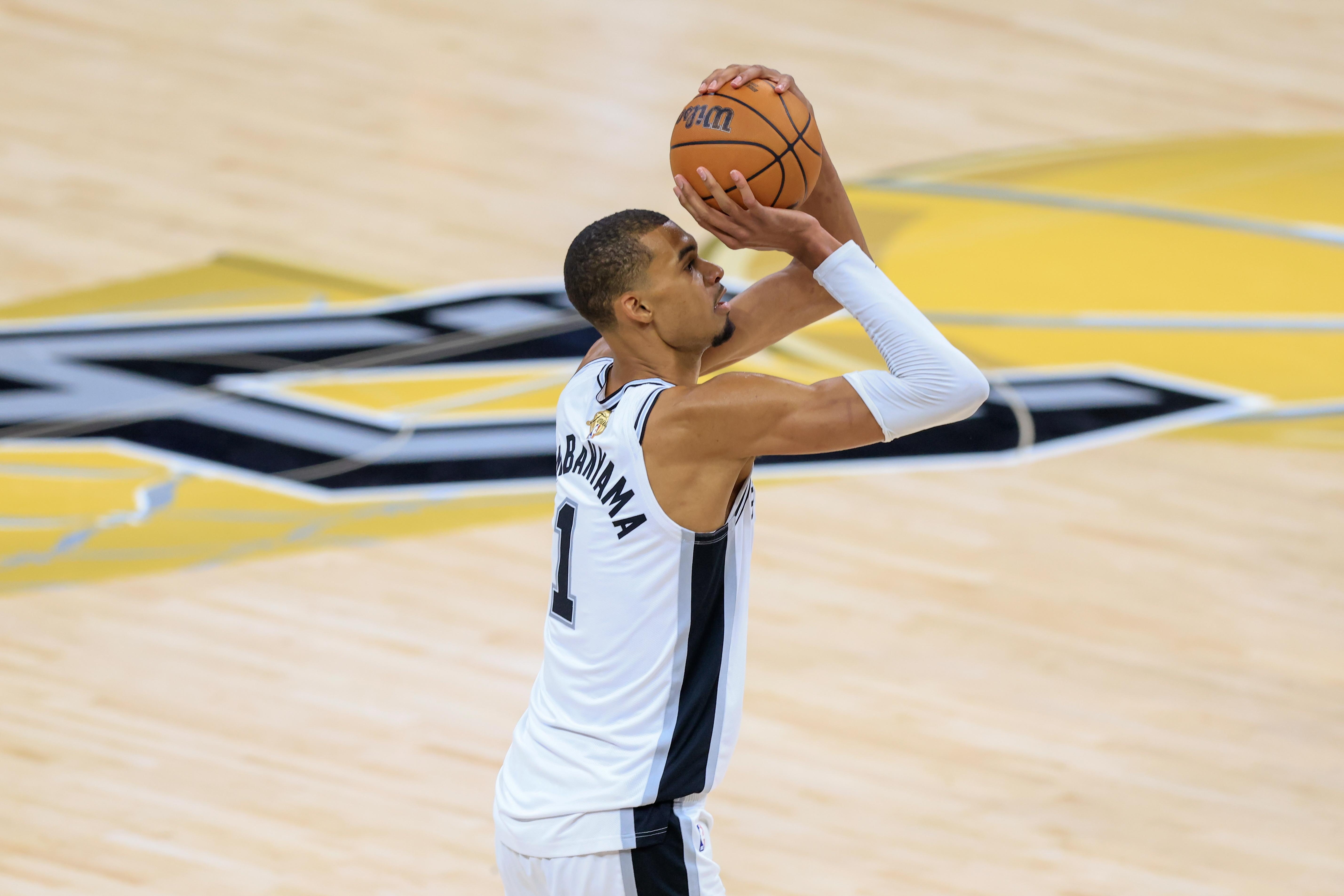 加内特：文班亚马在纽约需总统级安保，尼克斯若夺冠将成NBA最震撼事件