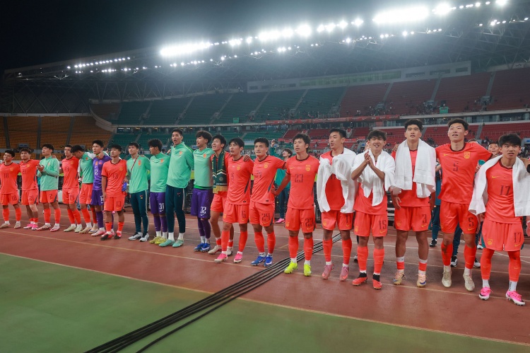 U23国足封闭热身4-0完胜香港 国家队休假一日未派员